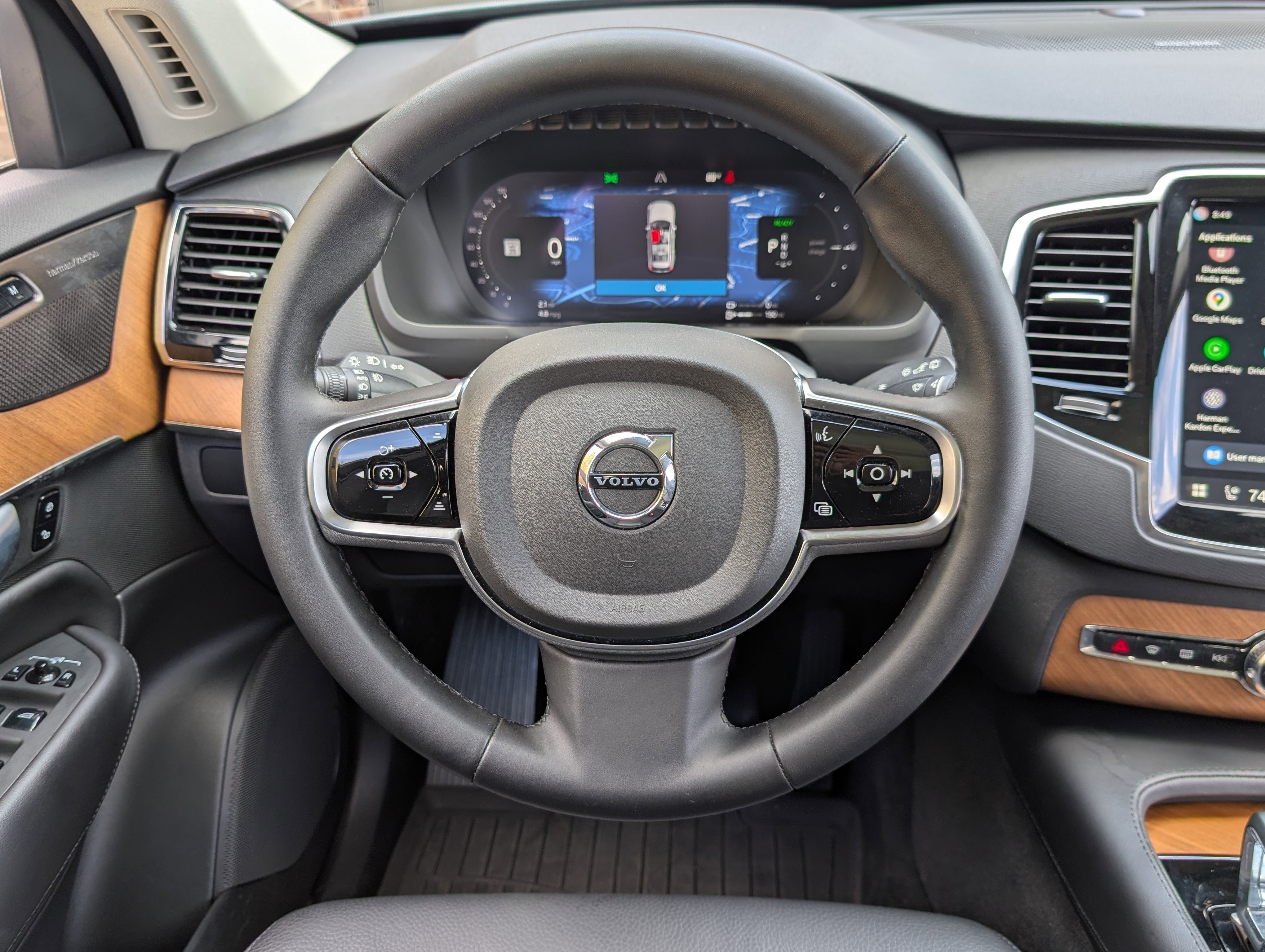 Used 2024 Volvo XC90 T8 Plus w/ Protection Package Premier image 24