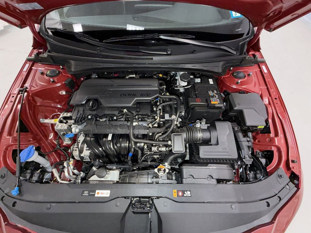 Used 2025 Hyundai Elantra Sport image 17