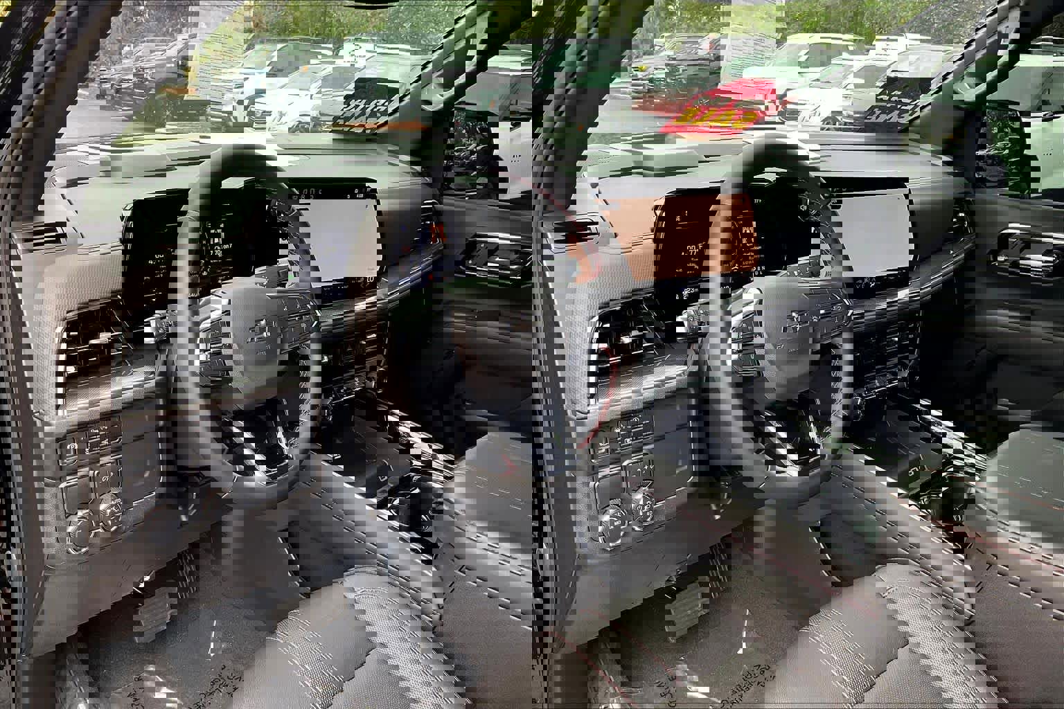 Certified 2025 Chevrolet Suburban RST image 14