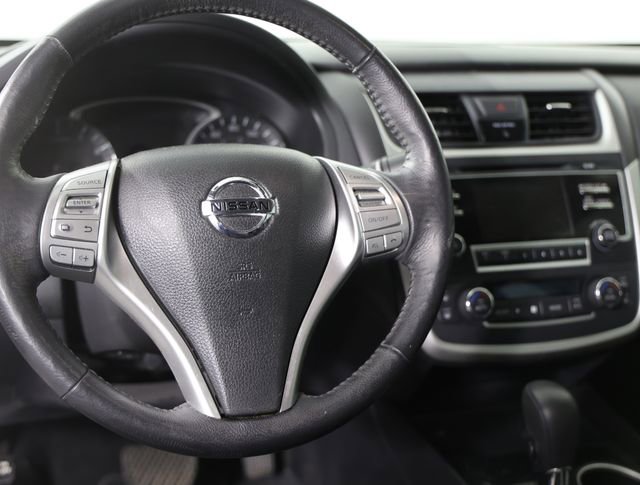 Used 2017 Nissan Altima 2.5 SV w/ Convenience Package image 5