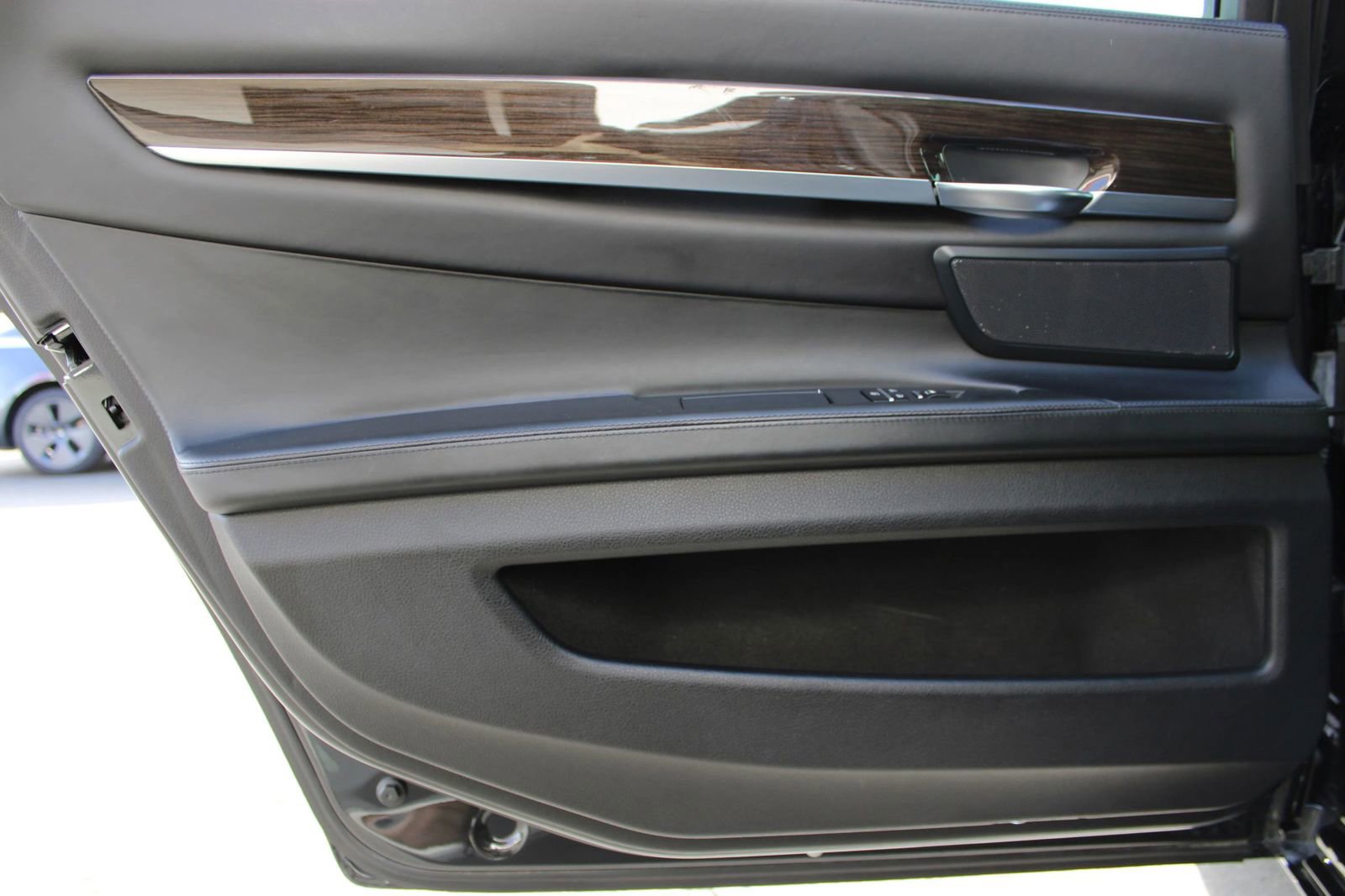 Used 2015 BMW 750Li image 22