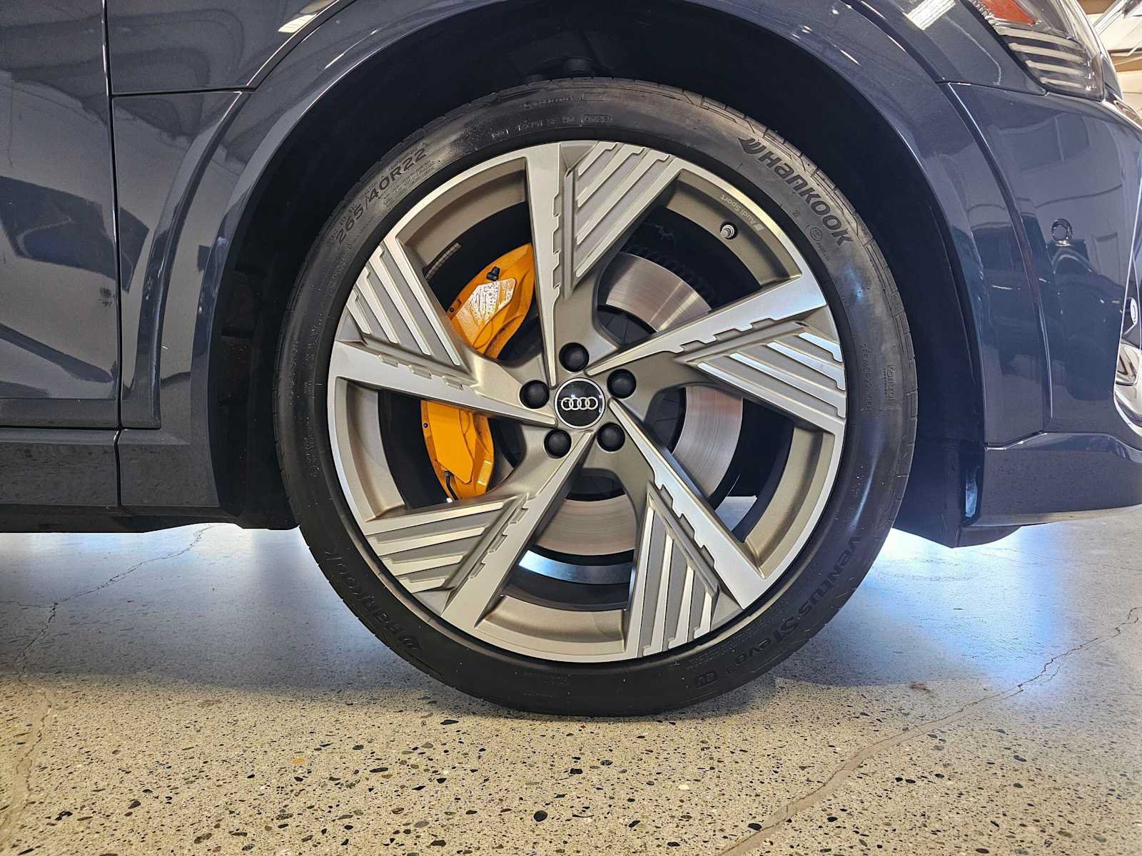 Used 2023 Audi e-tron Prestige w/ Prestige Package AWD/4WD image 6