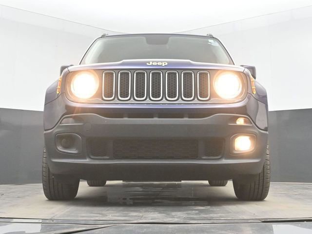 Used 2017 Jeep Renegade Latitude w/ Popular Equipment Group FWD image 28