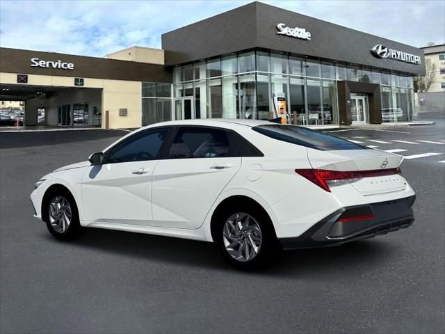 New 2026 Hyundai Elantra Hybrid FWD image 4