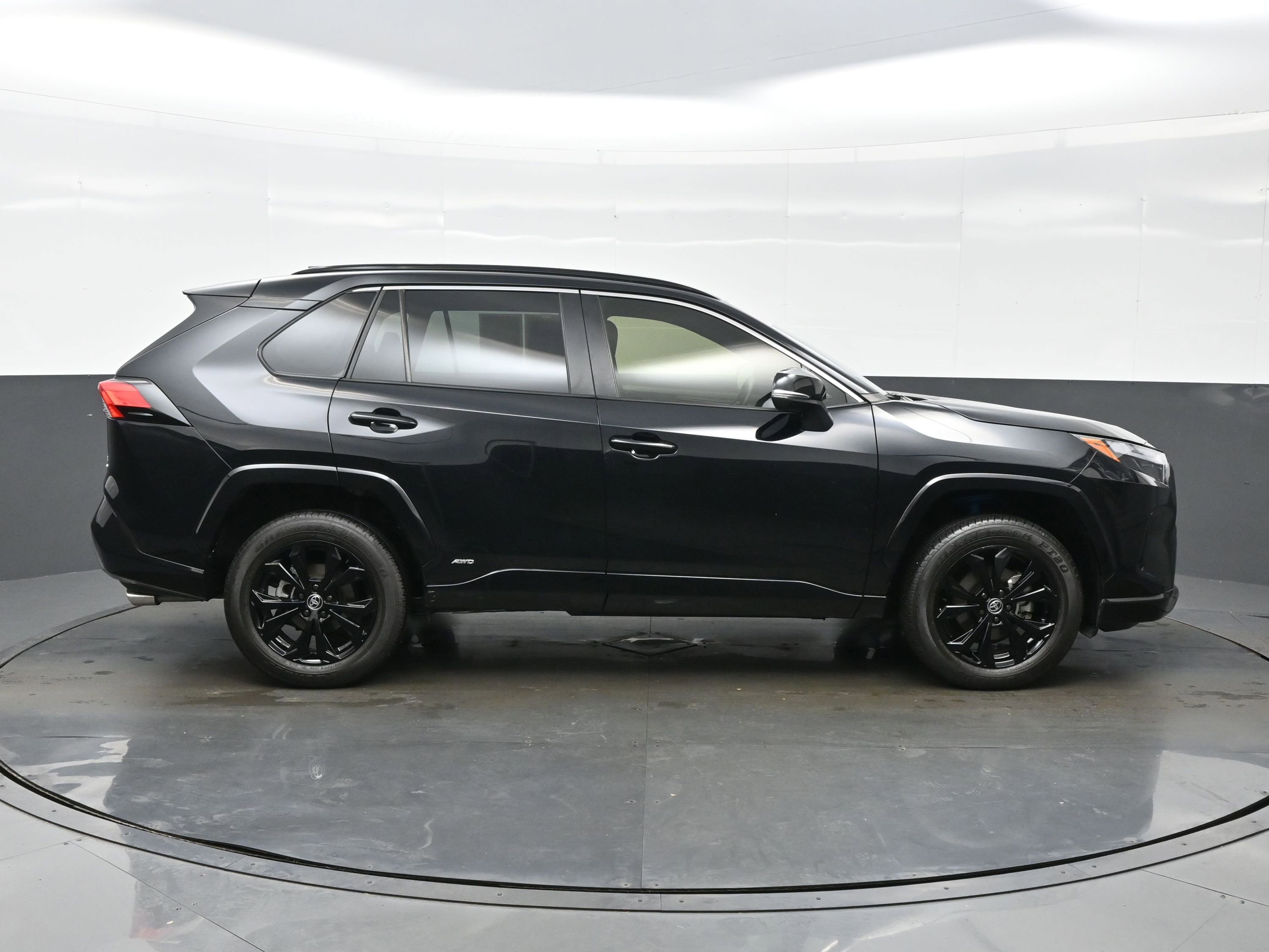 Used 2023 Toyota RAV4 SE w/ SE Grade Weather Package AWD/4WD image 7