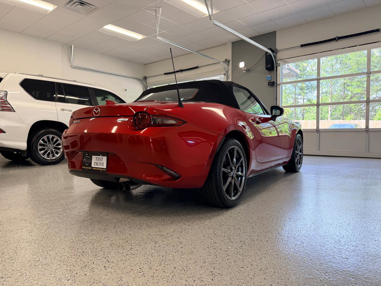 Used 2017 MAZDA MX-5 Miata Grand Touring RWD image 9