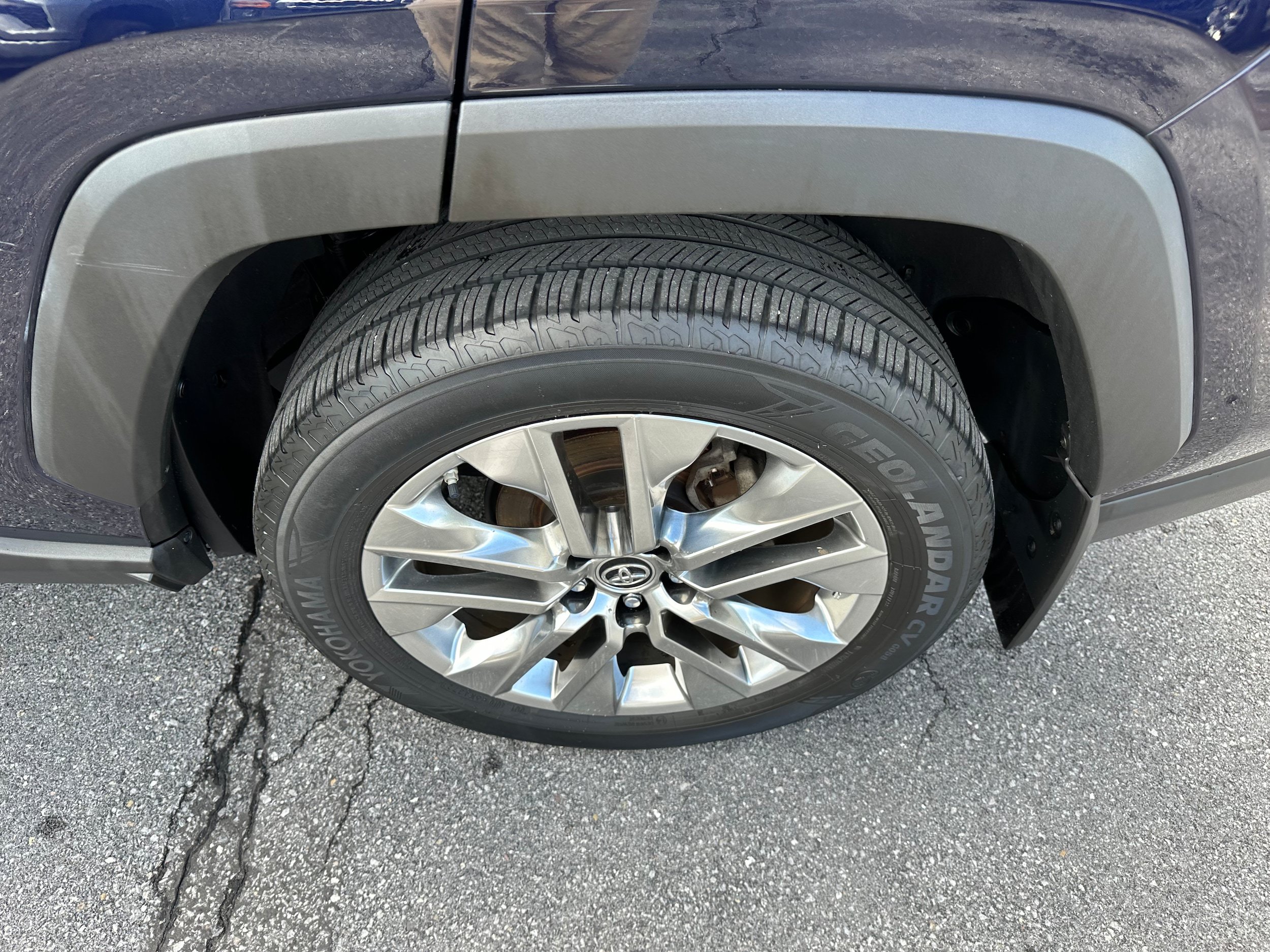 Used 2019 Toyota RAV4 XLE Premium w/ Cold Weather Package AWD/4WD image 9