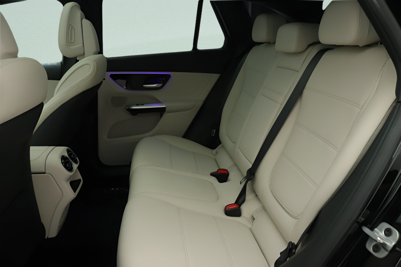 Used 2026 Mercedes-Benz GLC 300 image 31