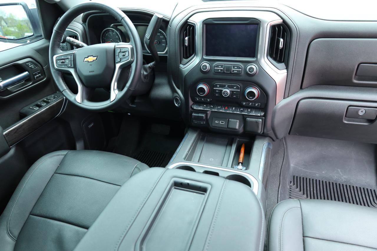 Used 2022 Chevrolet Silverado 1500 LTZ w/ LTZ Premium Package AWD/4WD image 5