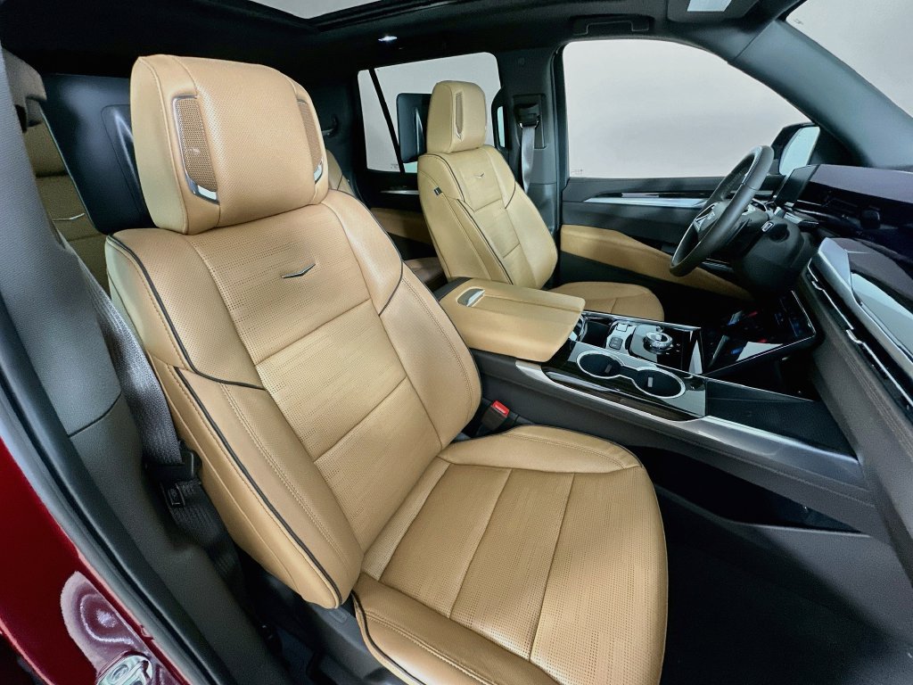 New 2026 Cadillac Escalade Luxury w/ LPO, Radiant Package AWD/4WD image 38
