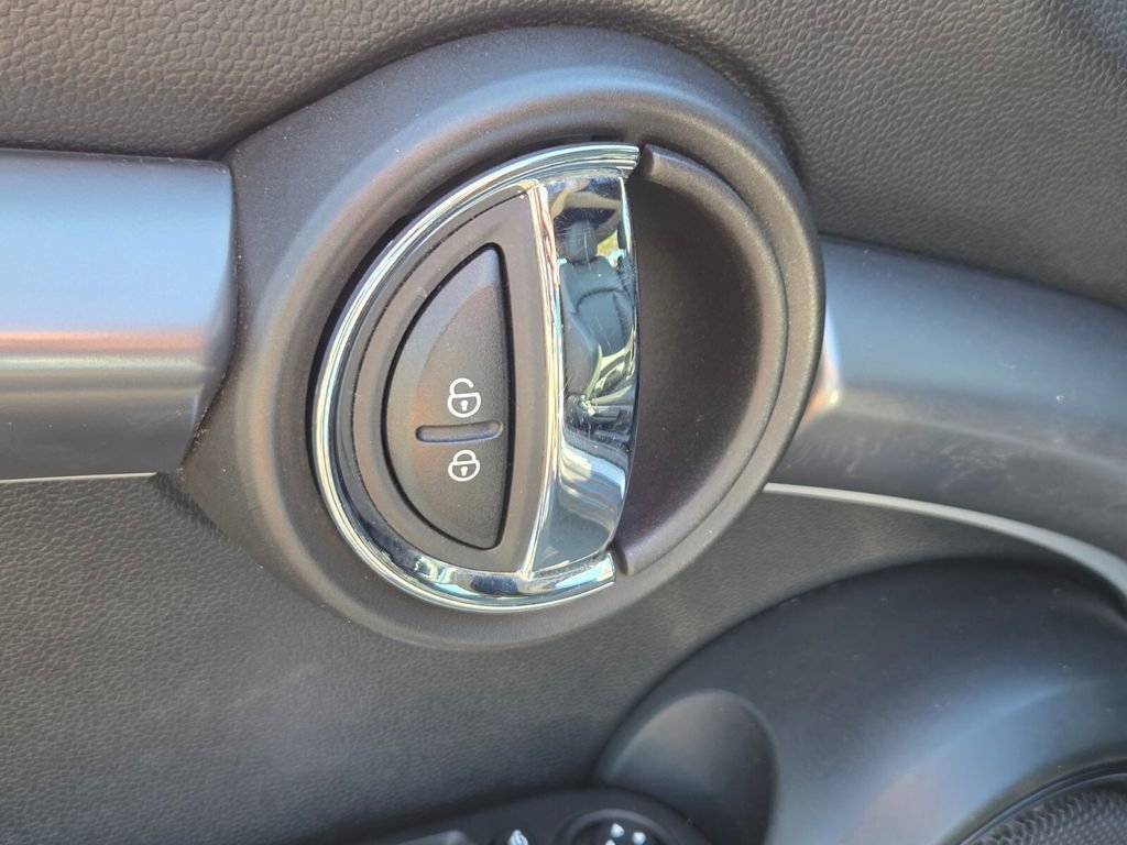 Used 2023 MINI Cooper S image 21