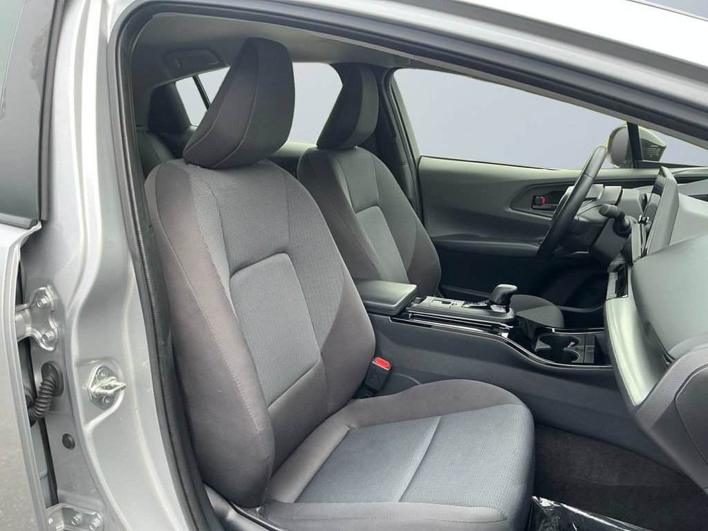Certified 2024 Toyota Prius LE FWD image 17