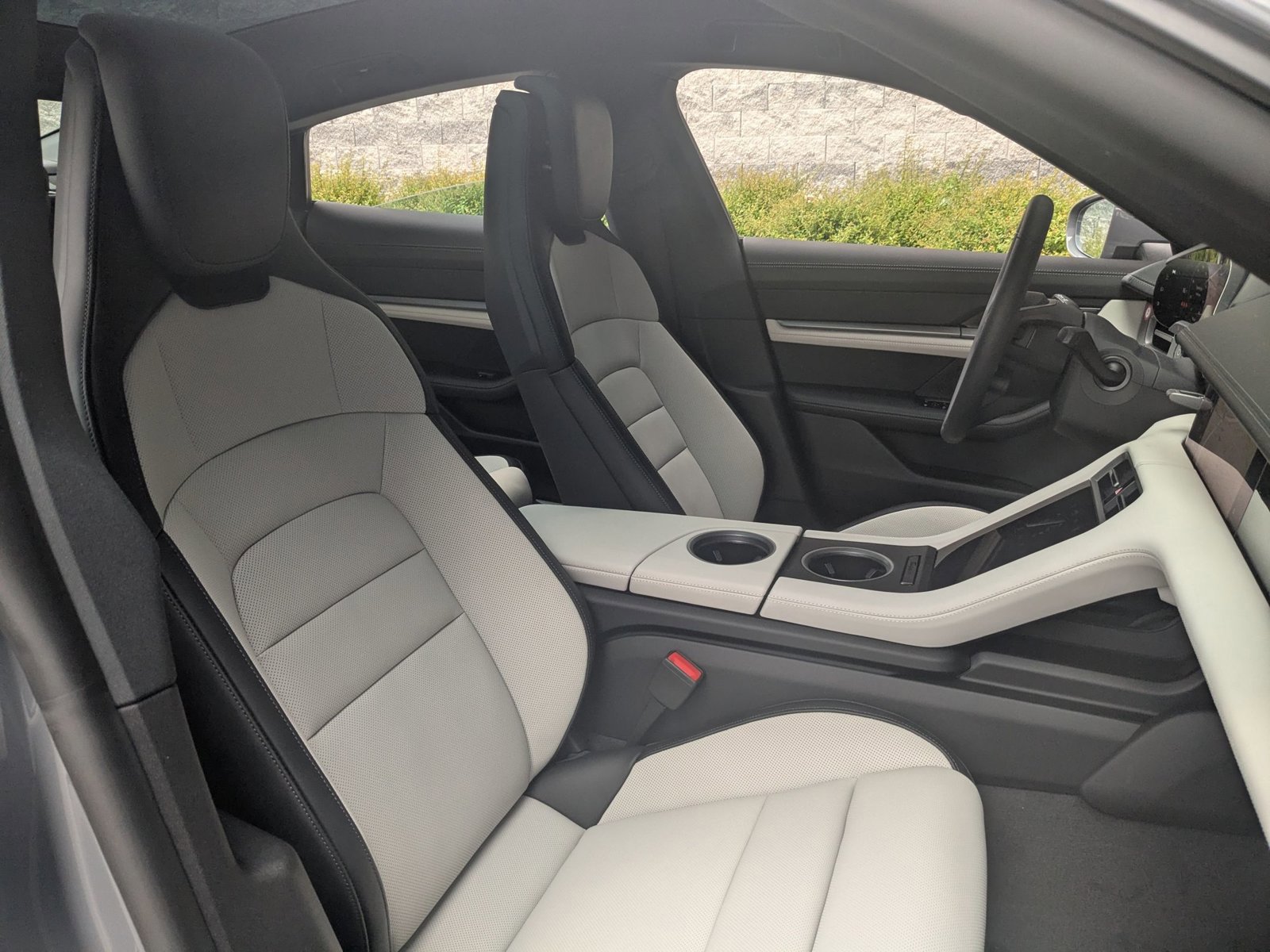 New 2025 Porsche Taycan image 25