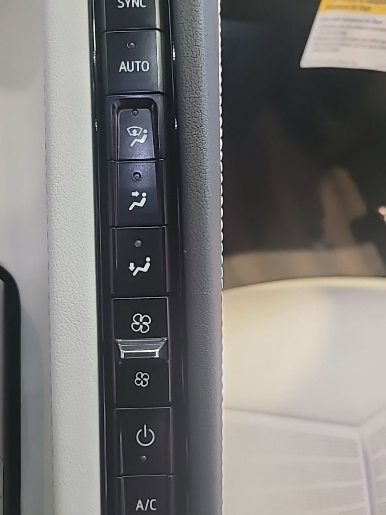 Certified 2025 Chevrolet Corvette Stingray Preferred Cpe w/ Z51 Performance Package image 22