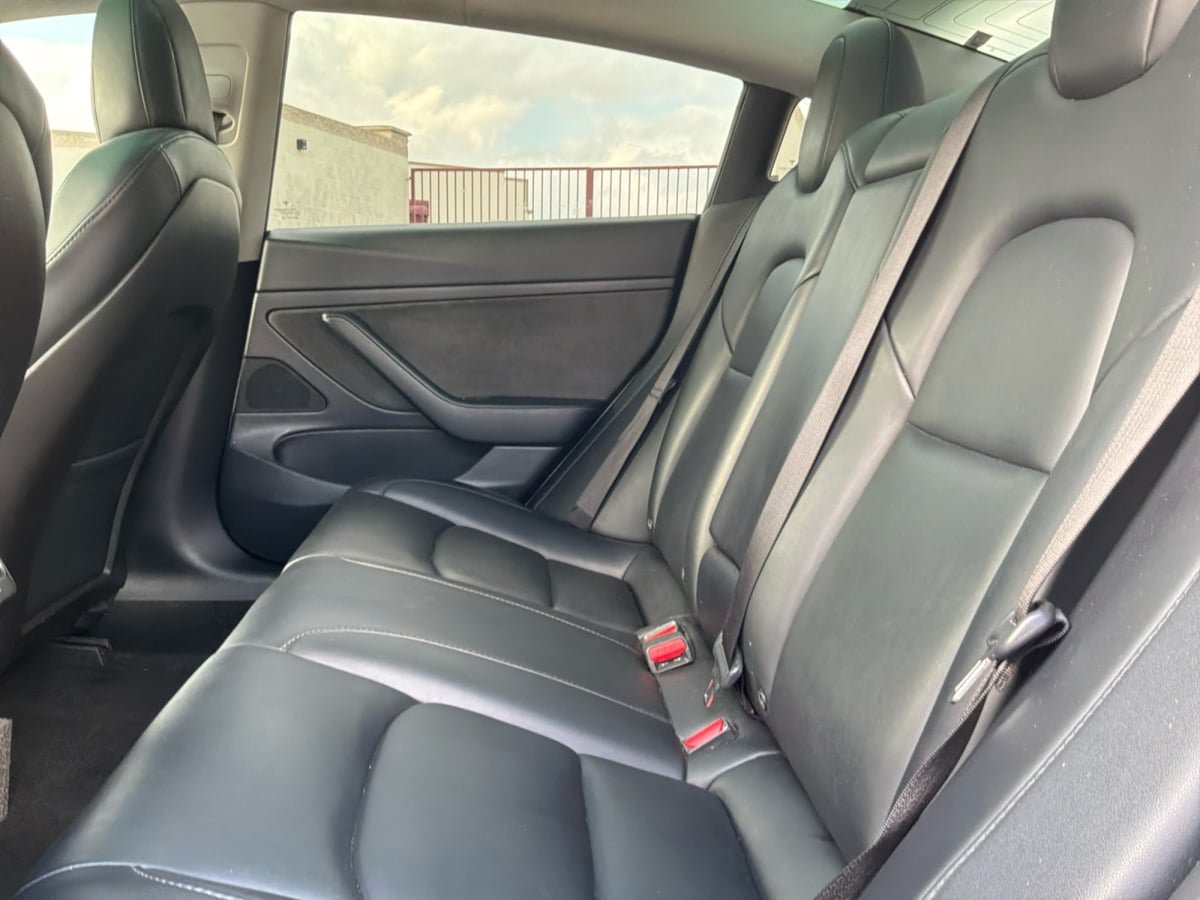 Used 2020 Tesla Model 3 Standard Range RWD image 19