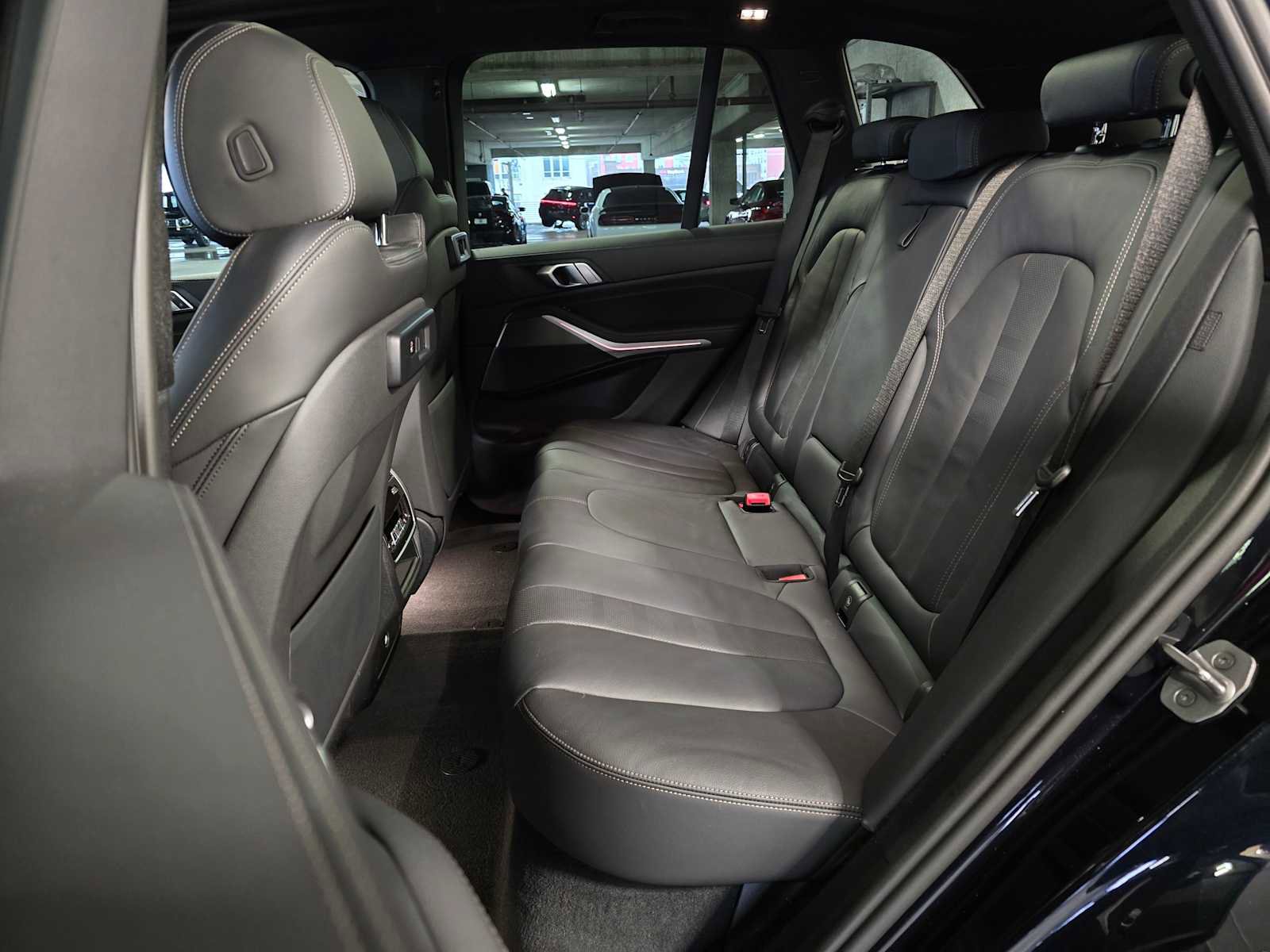 Used 2022 BMW X5 xDrive40i w/ M Sport Package image 29