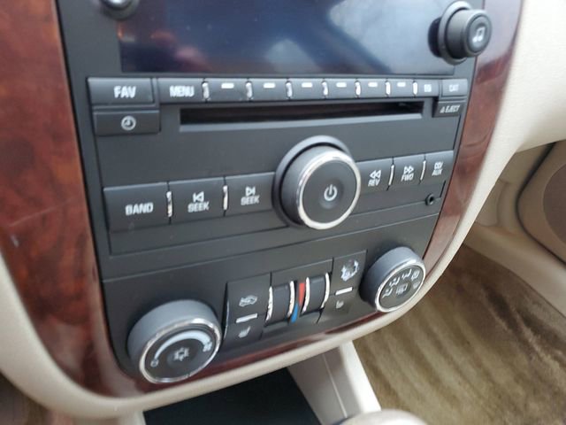 Used 2007 Chevrolet Impala LT w/ Luxury Edition Package image 16