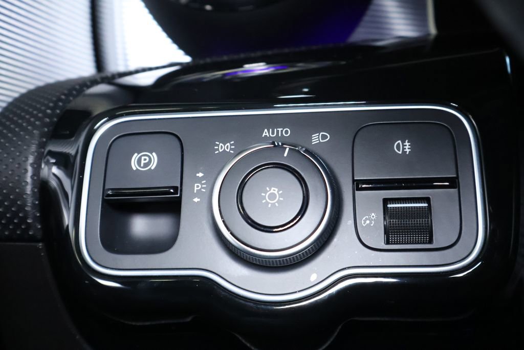 Used 2019 Mercedes-Benz A 220 4MATIC w/ Premium Package image 28