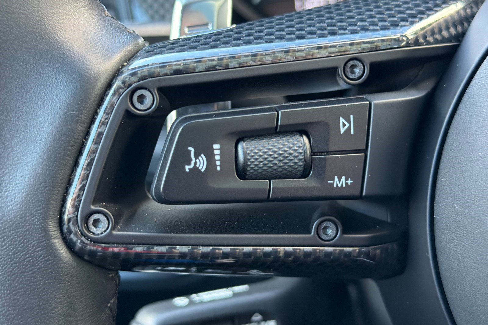 Used 2025 Porsche Macan GTS image 32