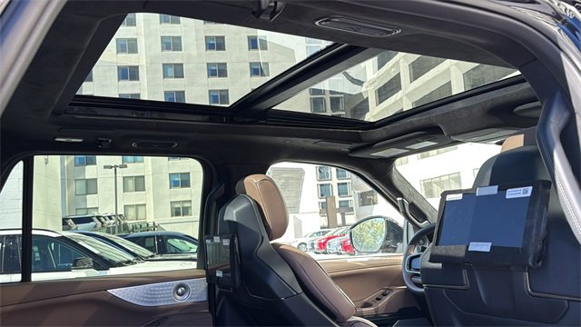 New 2025 Lincoln Navigator L Black Label image 5