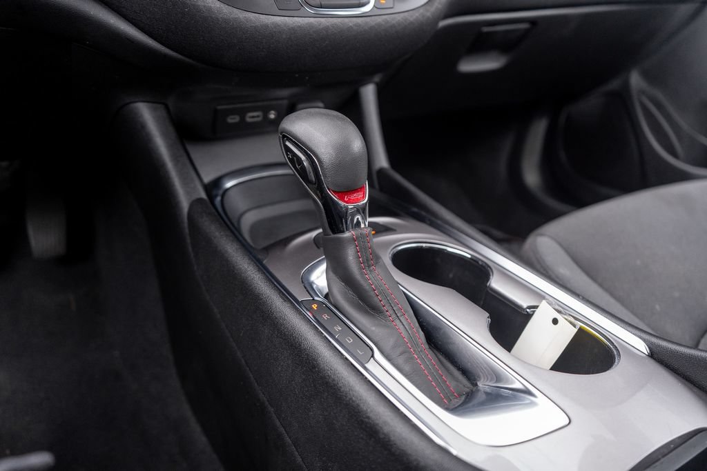 Used 2021 Chevrolet Malibu RS FWD image 25