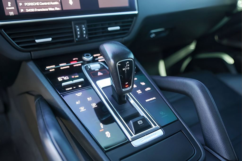 Used 2020 Porsche Cayenne E-Hybrid image 20