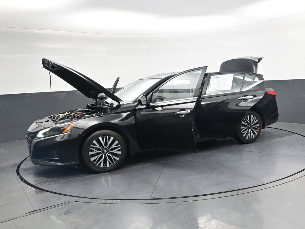 Used 2023 Nissan Altima 2.5 SV FWD image 48