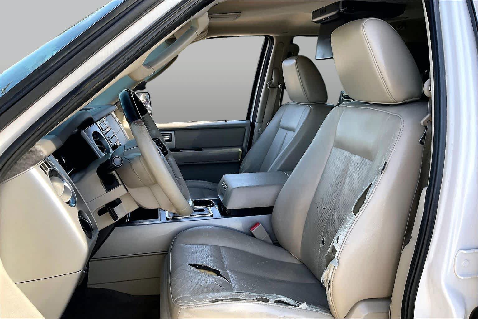 Used 2011 Ford Expedition Limited RWD image 7
