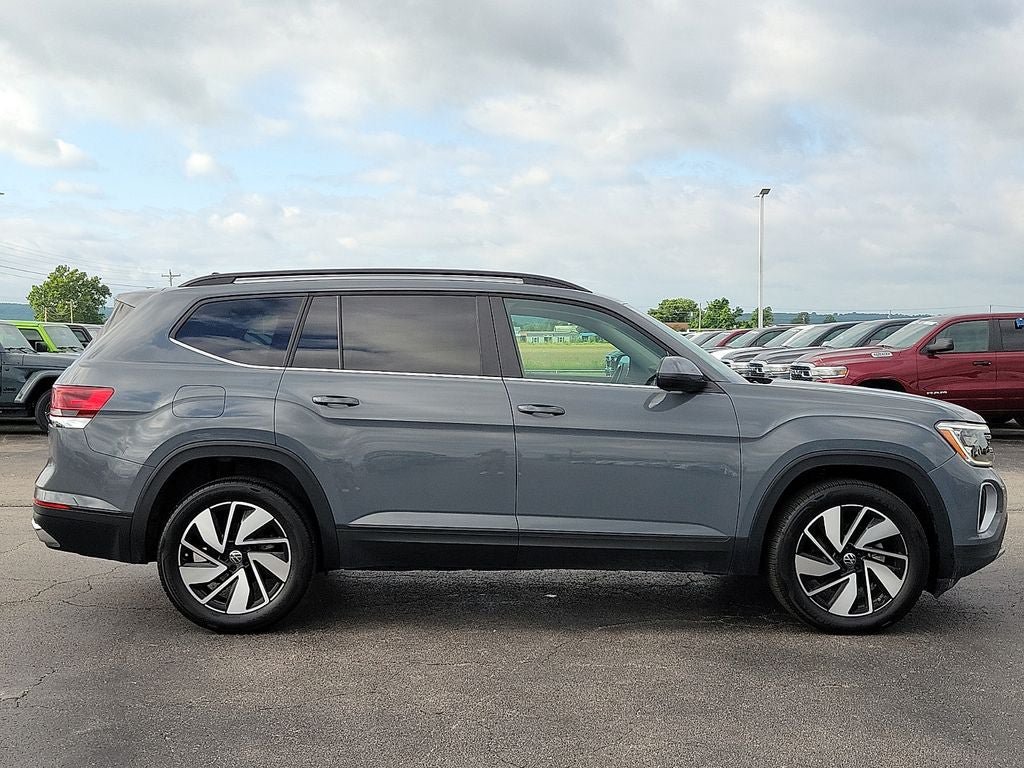 Used 2025 Volkswagen Atlas SE AWD/4WD image 6