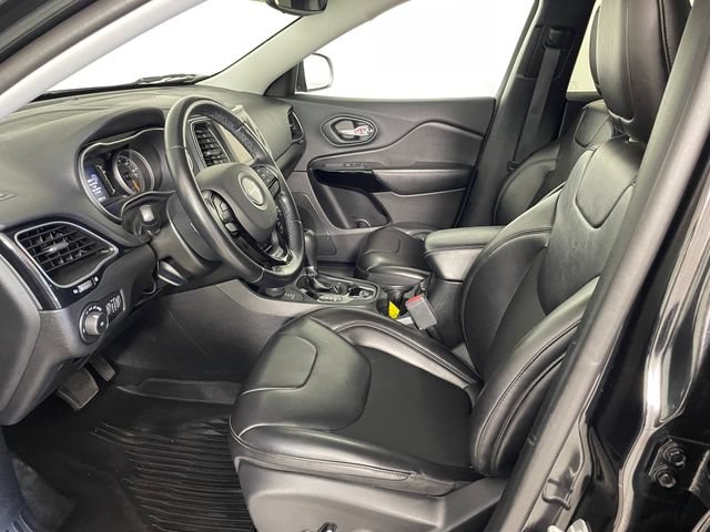 Used 2021 Jeep Cherokee Latitude Plus AWD/4WD image 2