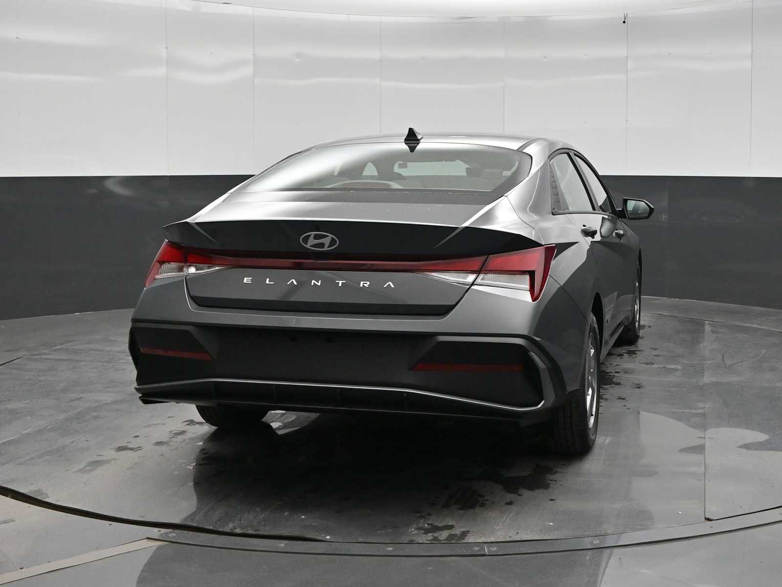 New 2026 Hyundai Elantra SE FWD image 6