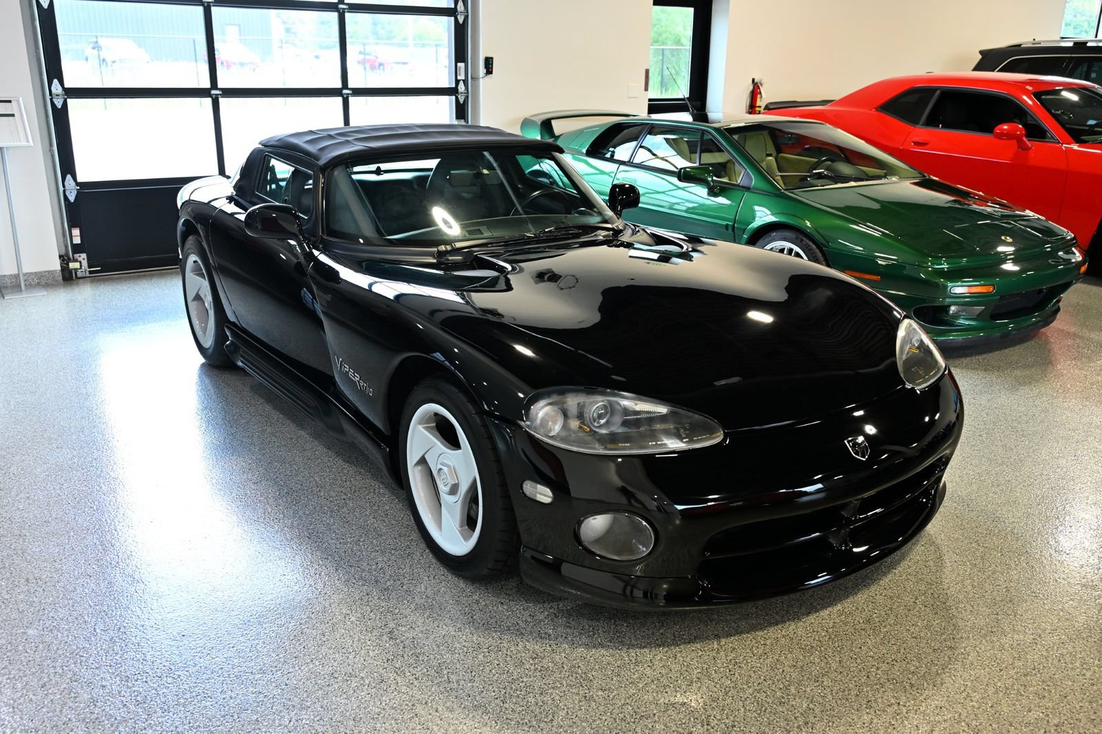 Used 1994 Dodge Viper RT/10 RWD image 2
