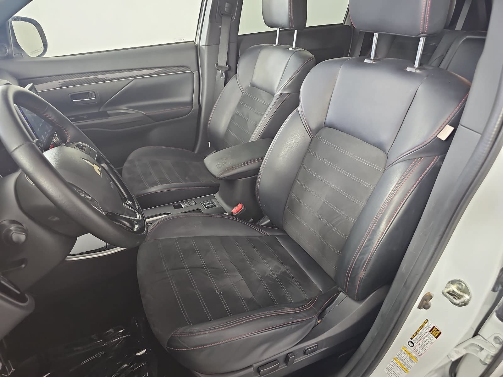 Used 2020 Mitsubishi Outlander SE FWD image 13
