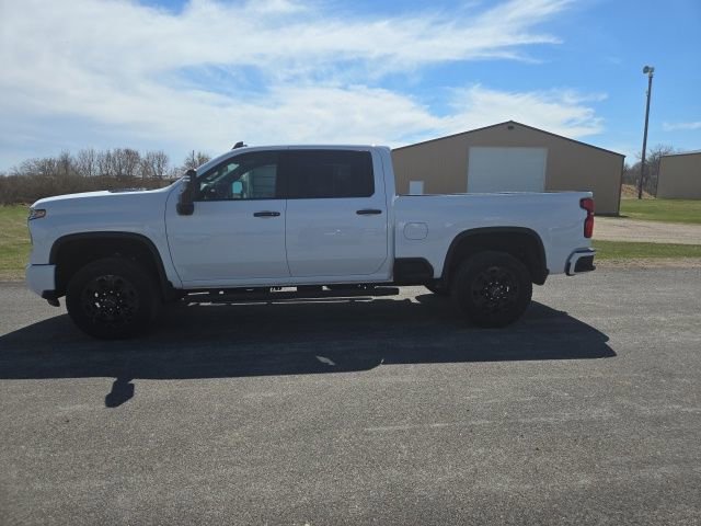 Used 2024 Chevrolet Silverado 3500 LT w/ Z71 Sport Edition AWD/4WD image 3