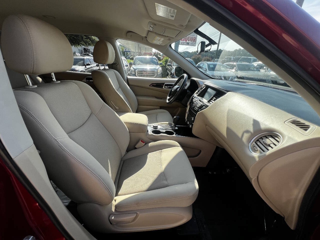Used 2017 Nissan Pathfinder SV AWD/4WD image 14
