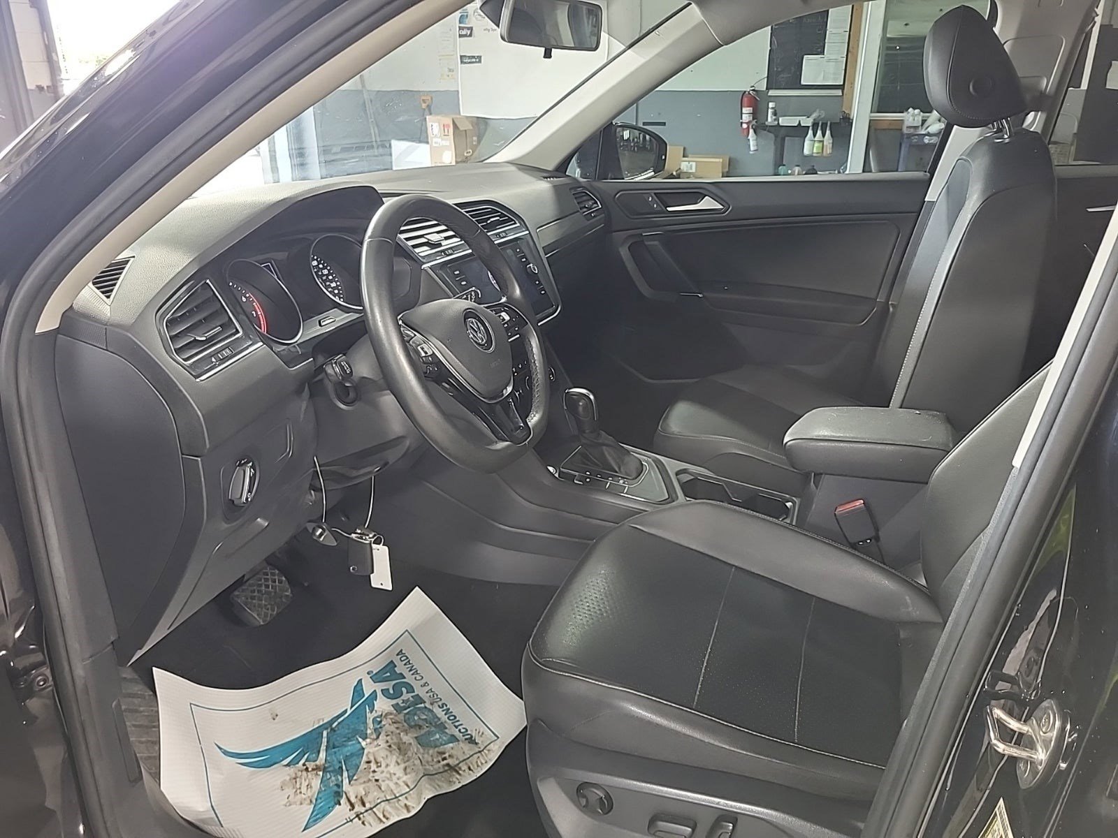 Used 2020 Volkswagen Tiguan SE FWD image 10