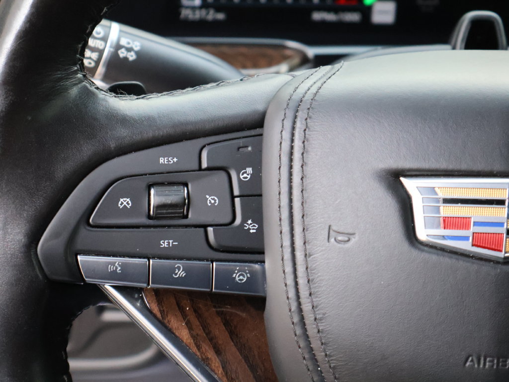Used 2021 Cadillac Escalade Premium Luxury Platinum w/ Heavy-Duty Trailer Package AWD/4WD image 34
