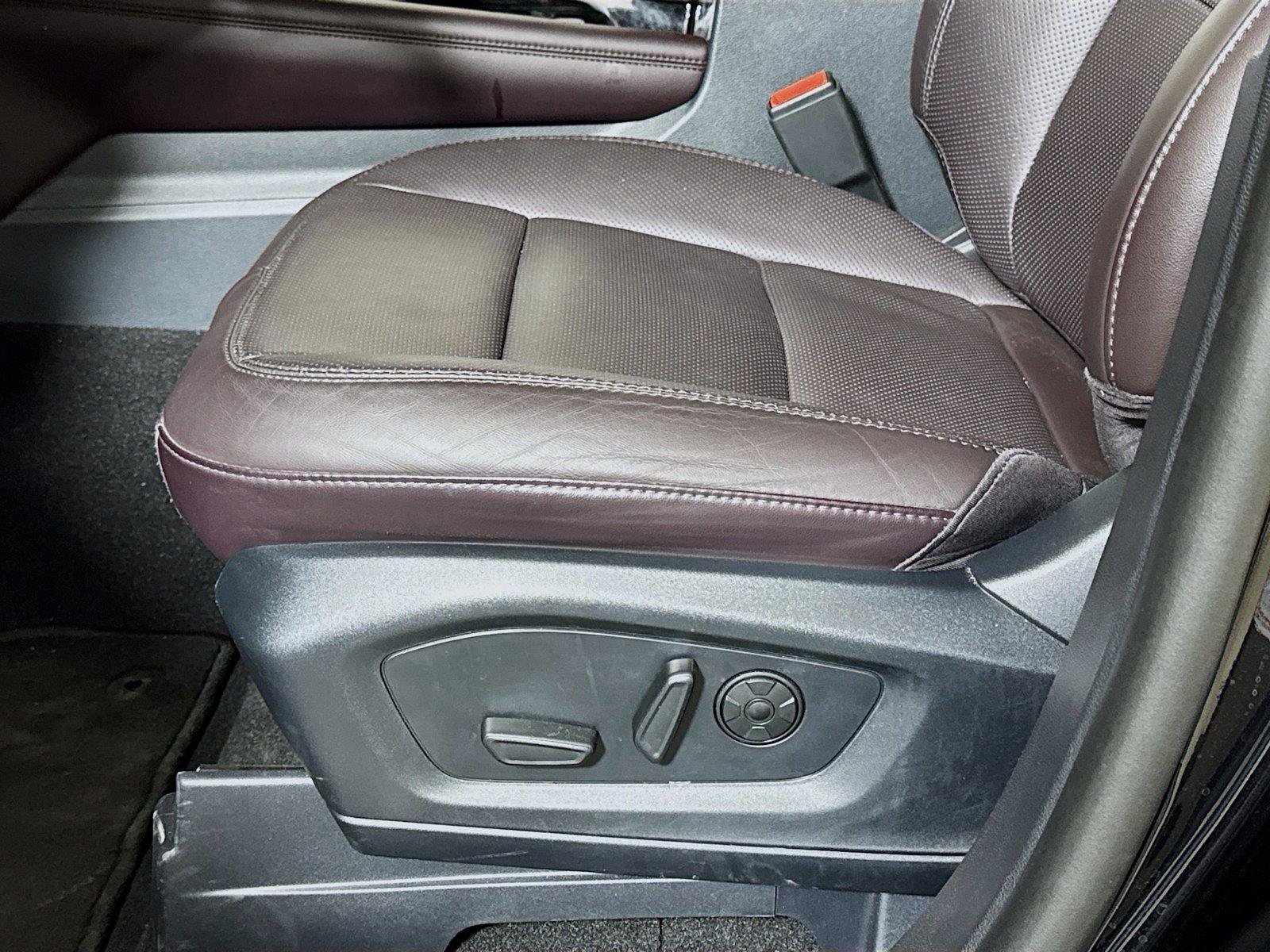 Used 2025 Ford Explorer Platinum AWD/4WD image 18