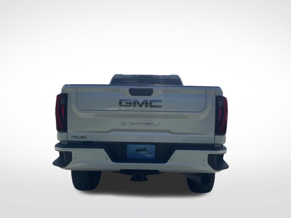 Used 2024 GMC Sierra 2500 Denali Ultimate AWD/4WD image 7