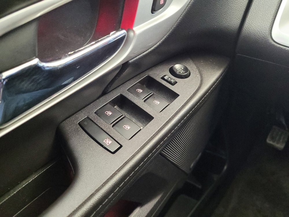 Used 2016 GMC Terrain SLT image 27