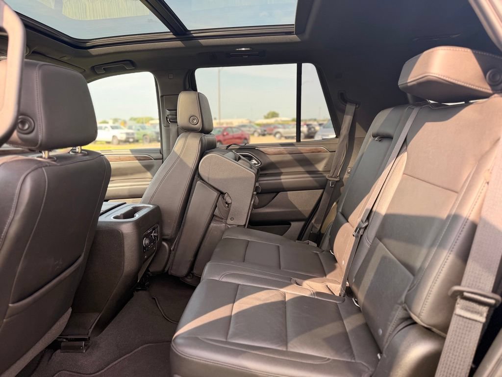 Used 2021 Chevrolet Tahoe Z71 w/ Z71 Signature Package AWD/4WD image 11