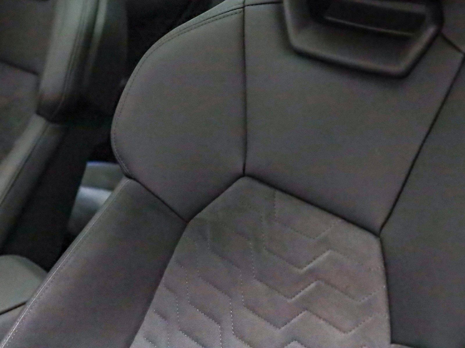 Used 2024 Audi e-tron GT Premium Plus image 31