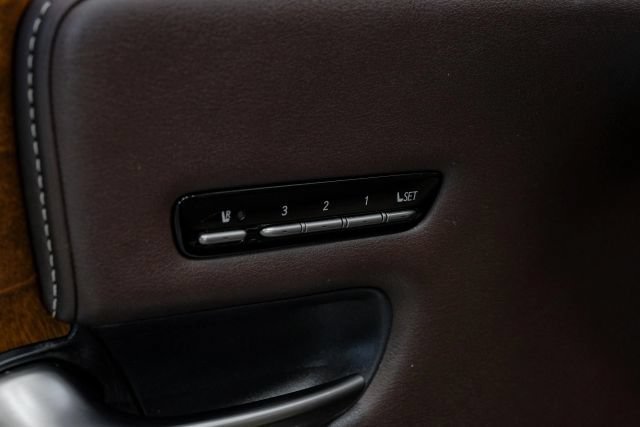 Used 2018 Lexus LS 500 w/ Accessory Package (Z1) RWD image 58