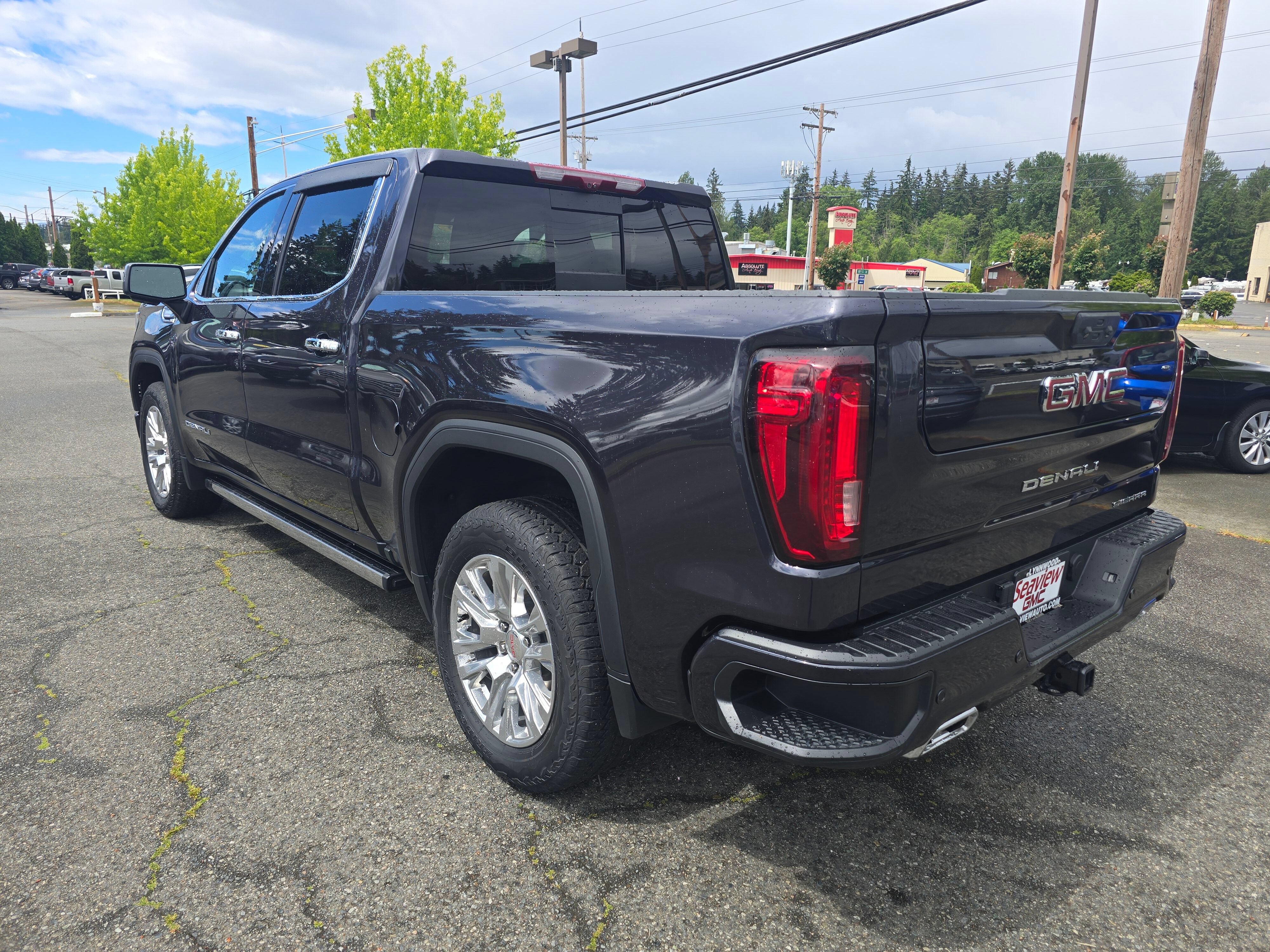 Used 2023 GMC Sierra 1500 Denali w/ Technology Package AWD/4WD image 5