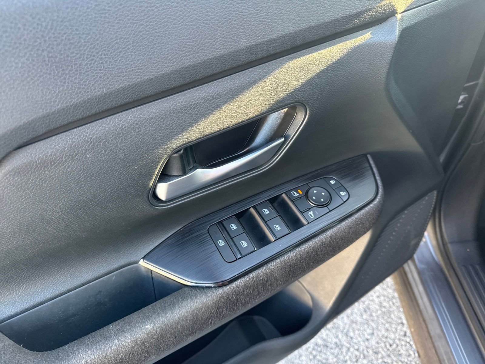 Certified 2025 Nissan Kicks SV w/ SV Premium Package image 11