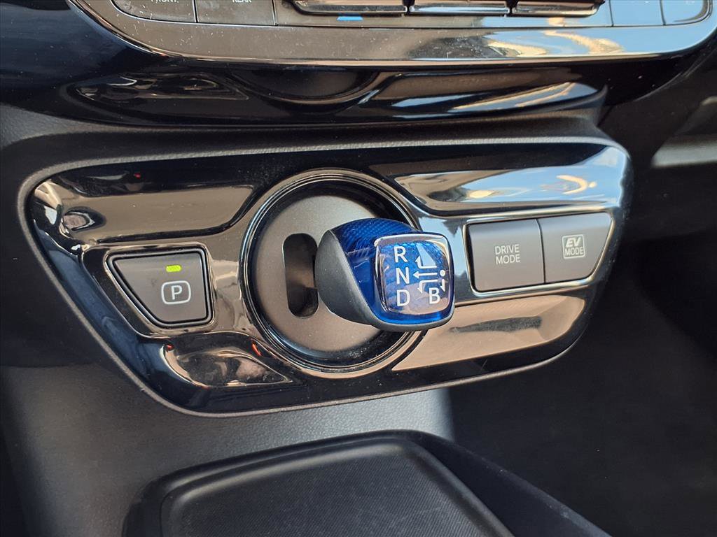Used 2021 Toyota Prius LE image 13