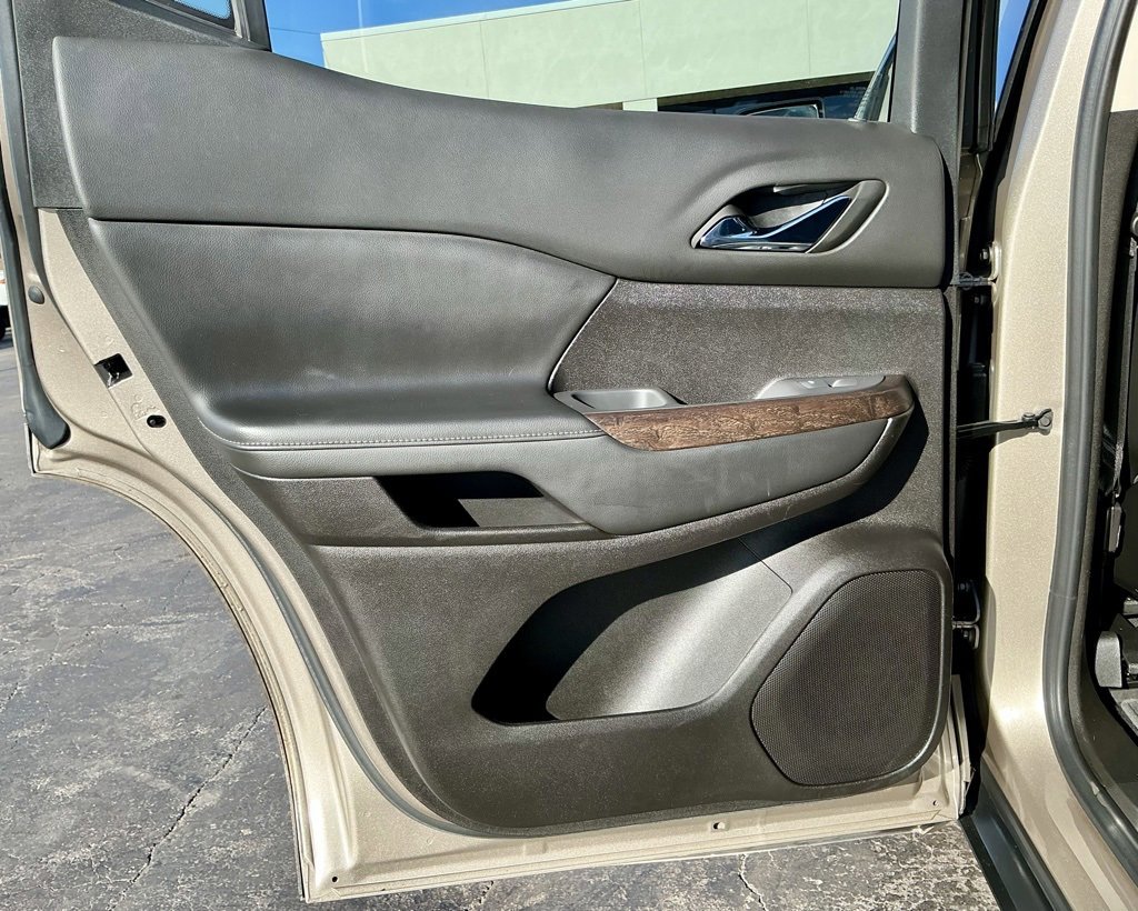 Used 2022 GMC Acadia Denali w/ Denali Ultimate Package image 30