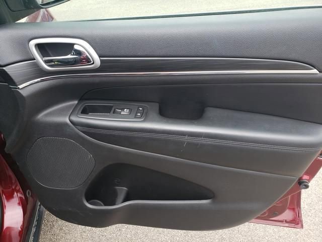 Used 2019 Jeep Grand Cherokee Limited image 19