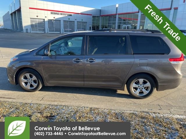 Used 2011 Toyota Sienna LE image 7
