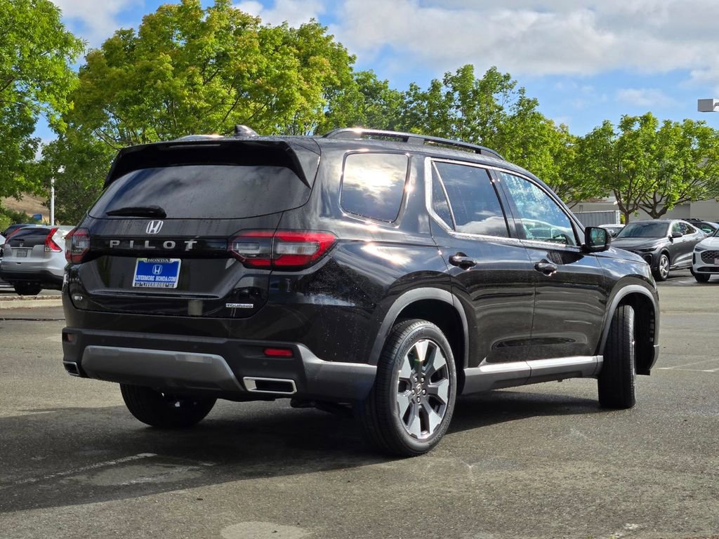 New 2026 Honda Pilot Touring image 4